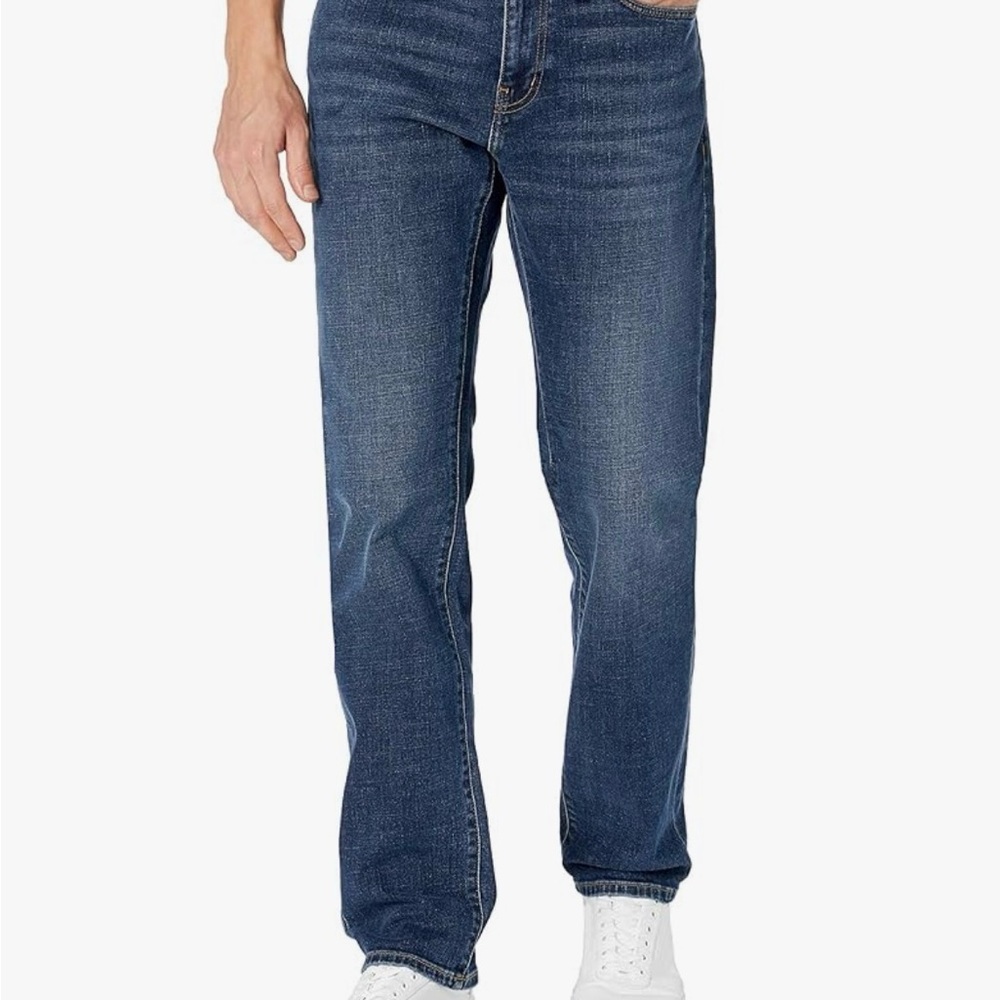 Amazon Essentials Men's Straight Leg Denim Jeans in Blue Wash 31x32